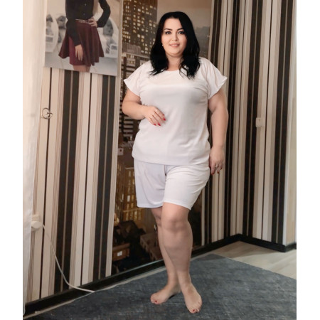 Домашній одяг: велюрові піжами великих розмірів для жінок